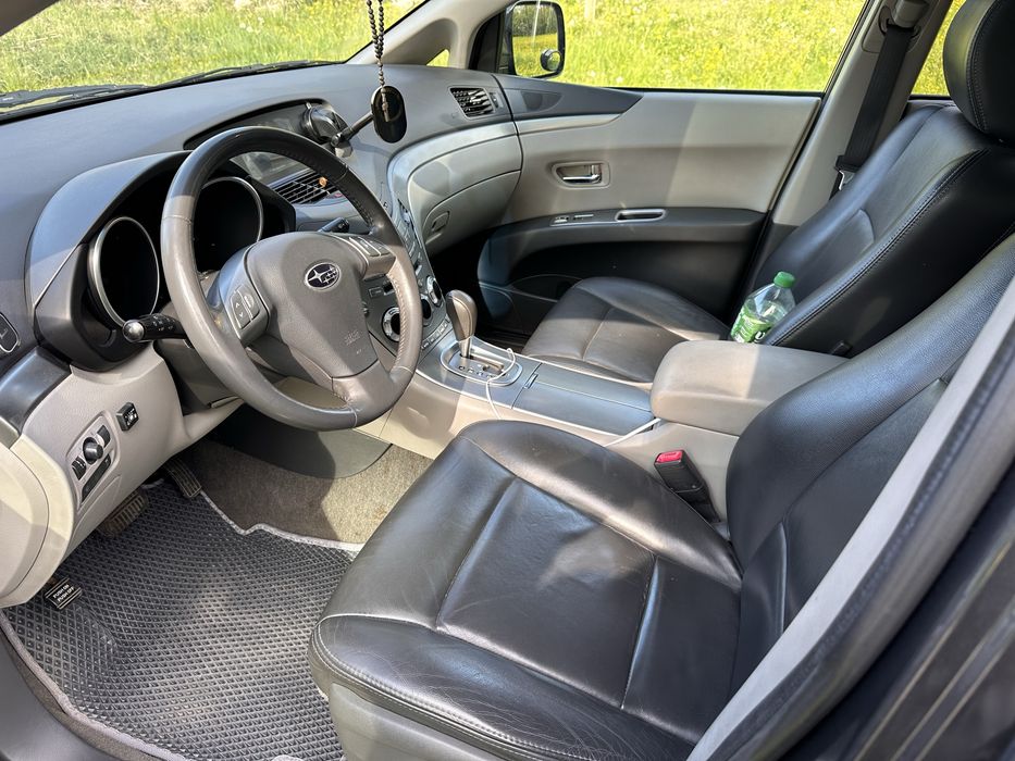 Легковий автомобіль Subaru  Tribeka