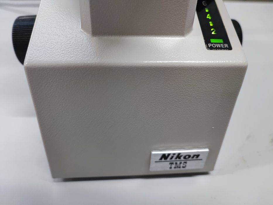 Microscópio Nikon TMS
