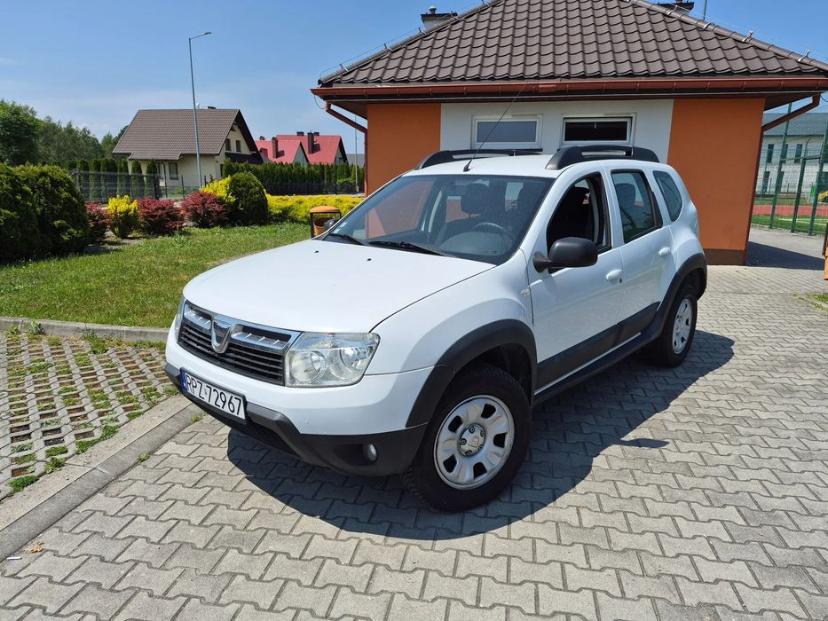 Dacia Duster Bardzo ładny stan Klimatyzacja Hak Relingi