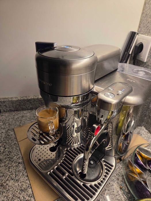 Máquina de café Nespresso Barista