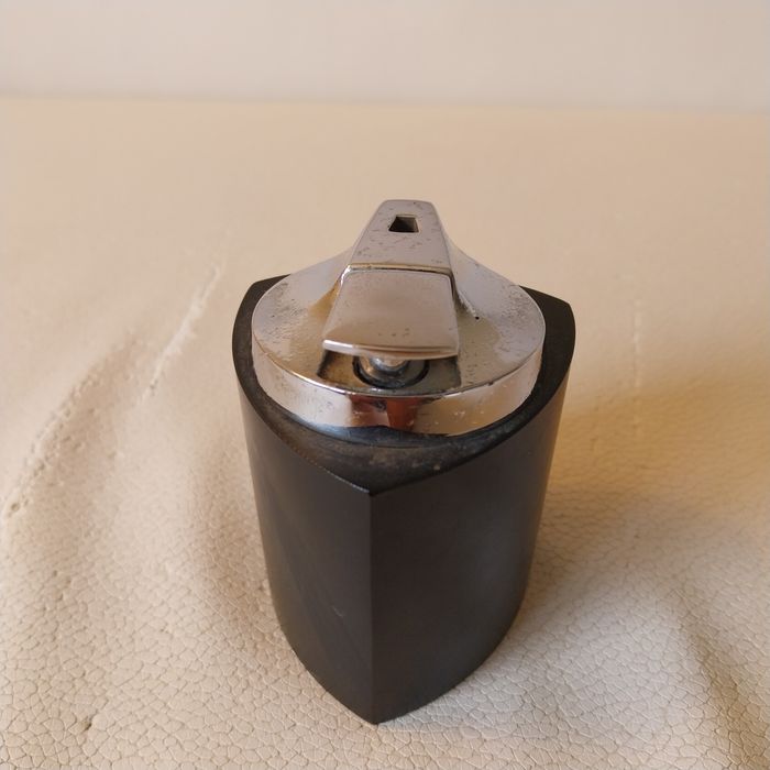 Isqueiro de Mesa Vintage Ronson Varaflame – Preto e Cromado