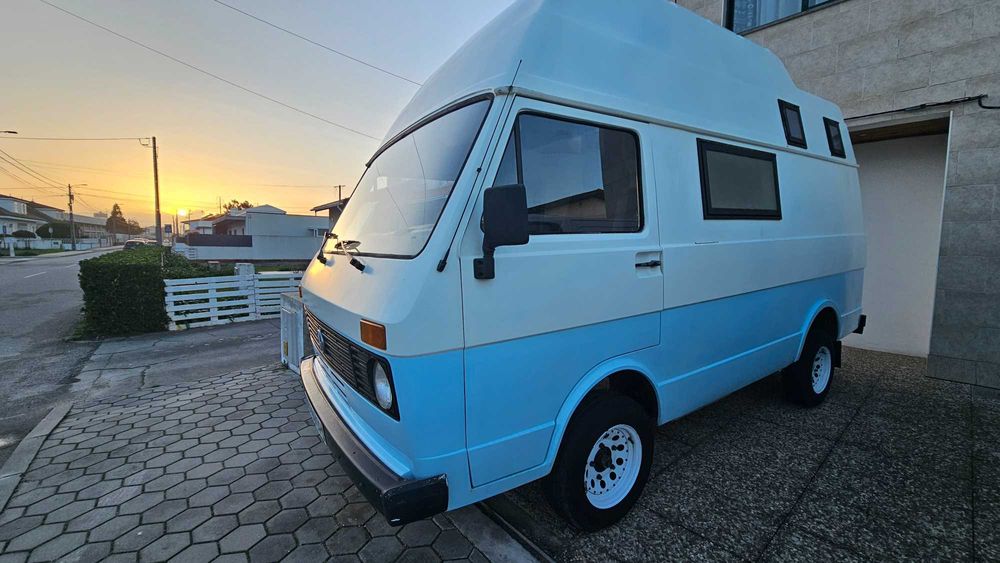Autocaravana VW LT28 clássica