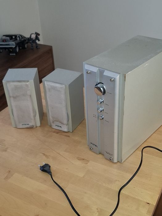 Wieża Akira  (subwoofer i 2x głośniki)