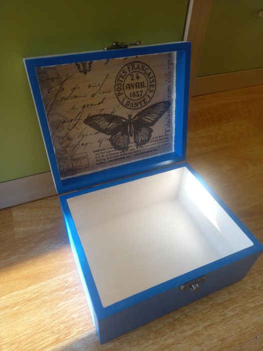 Caixinha decorada em decoupage