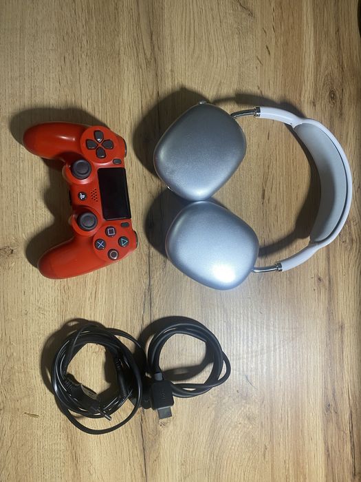 Sony PlayStation 4 + навушники