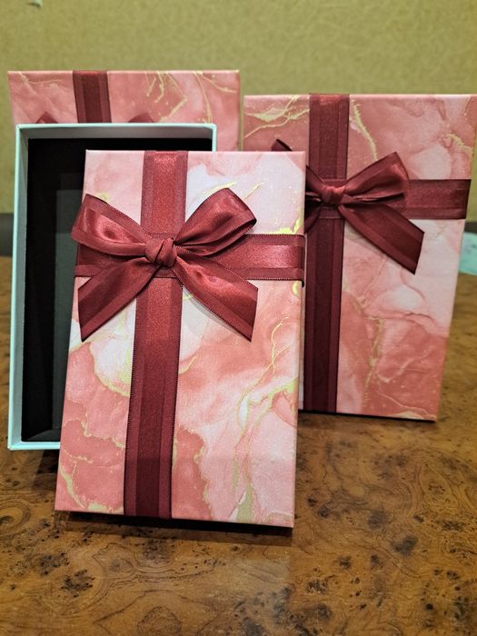 Подарочные коробки