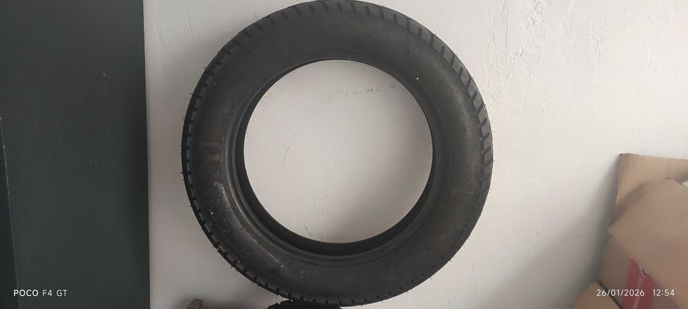 Pneu frente 90x/90 R17 , peneu traseiro 130/90 R15