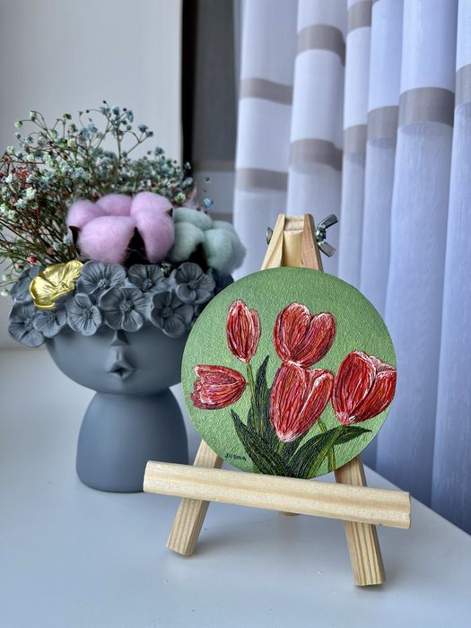 Тюльпани на полотні