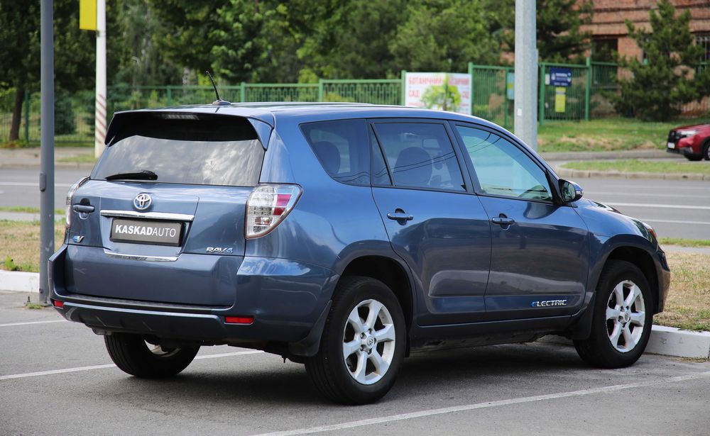 Продам Toyota RAV 4 EV