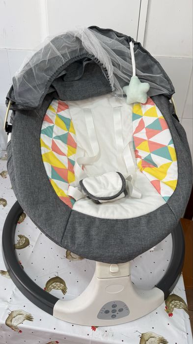Berço de embalar para bebe.