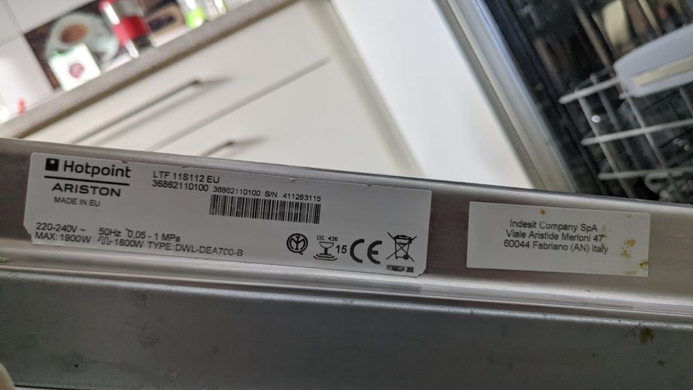 Посудомийна машина Hotpoint-Ariston (повнорозмірна 60см)