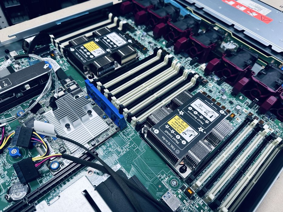 Сервер HP Proliant DL360 GEN10 4LFF