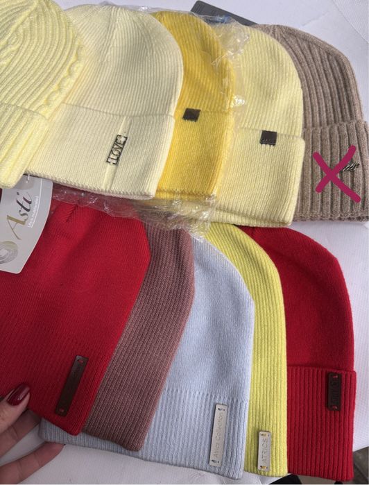 Весняно-осіння  жіноча шапочка