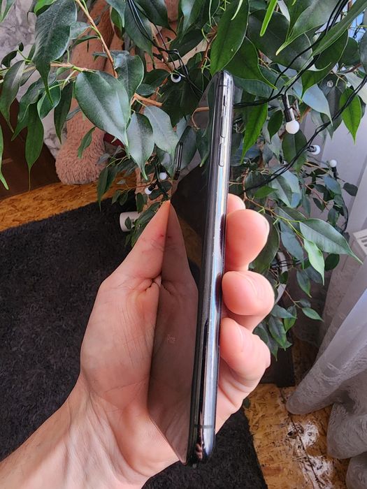 Продам айфон хс мах на 64гб акб 94%