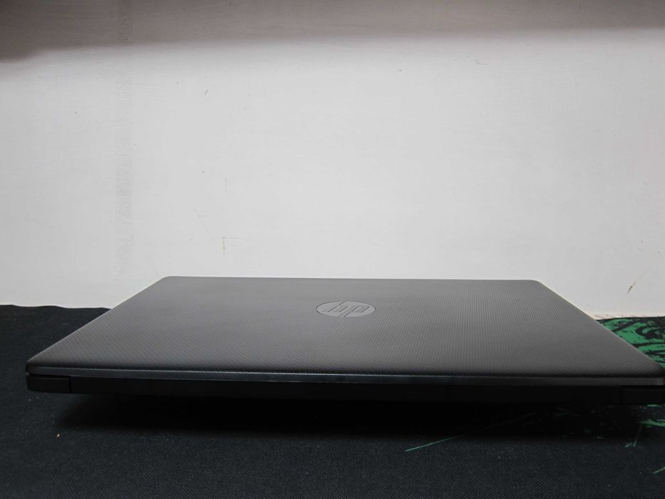 Hp 15T-dv300/Intel Core I5 1135G7 4.20 GHz/SSD 512 GB/Ram 12 gb DDR 4