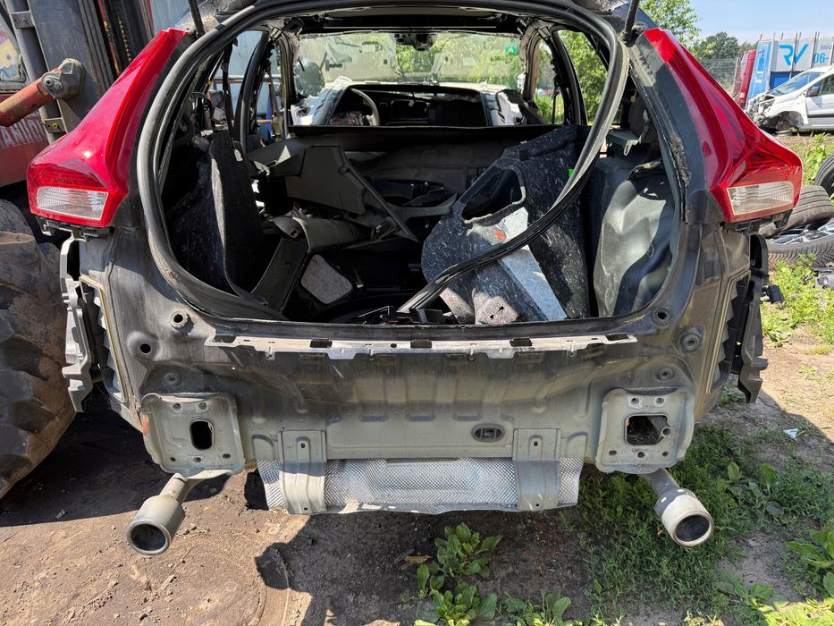 volvo v40 ii lift 2017 pas wanna błotnik lampa