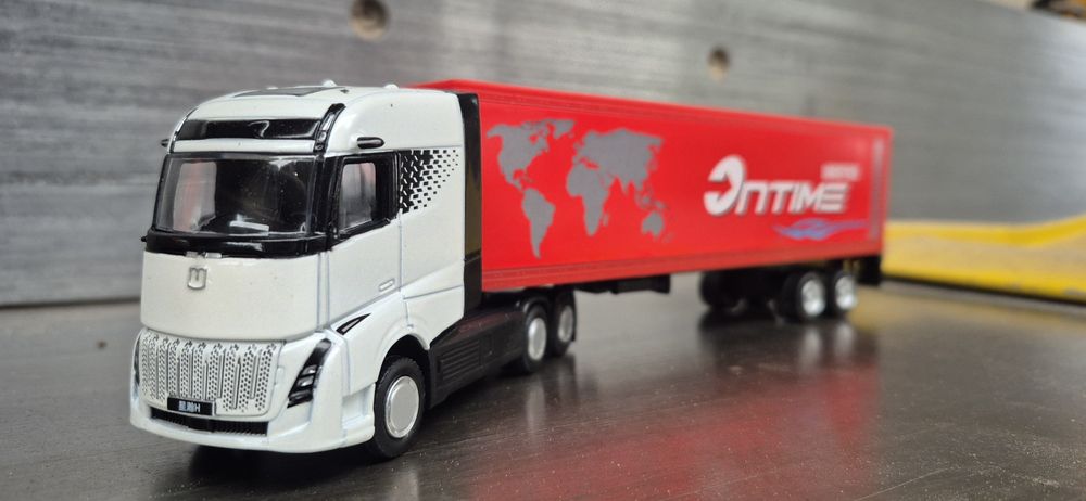 1:64 ciężarówka elektryk