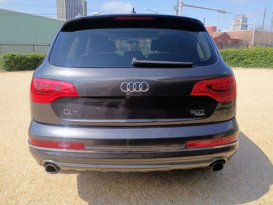Audi Q7      2014