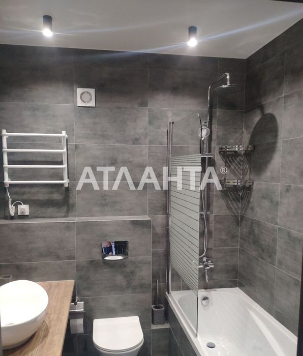 1к.м.Васильківська з ремонтом та паркомісцем. Постанови