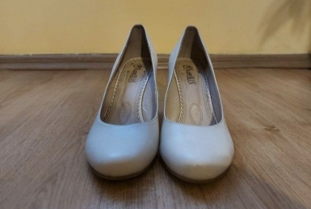 Туфлі на танкетці