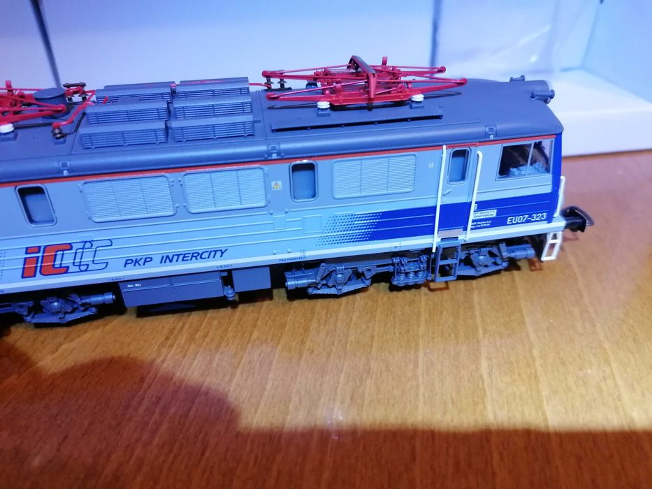 lokomotywa PIKO EUO7 323