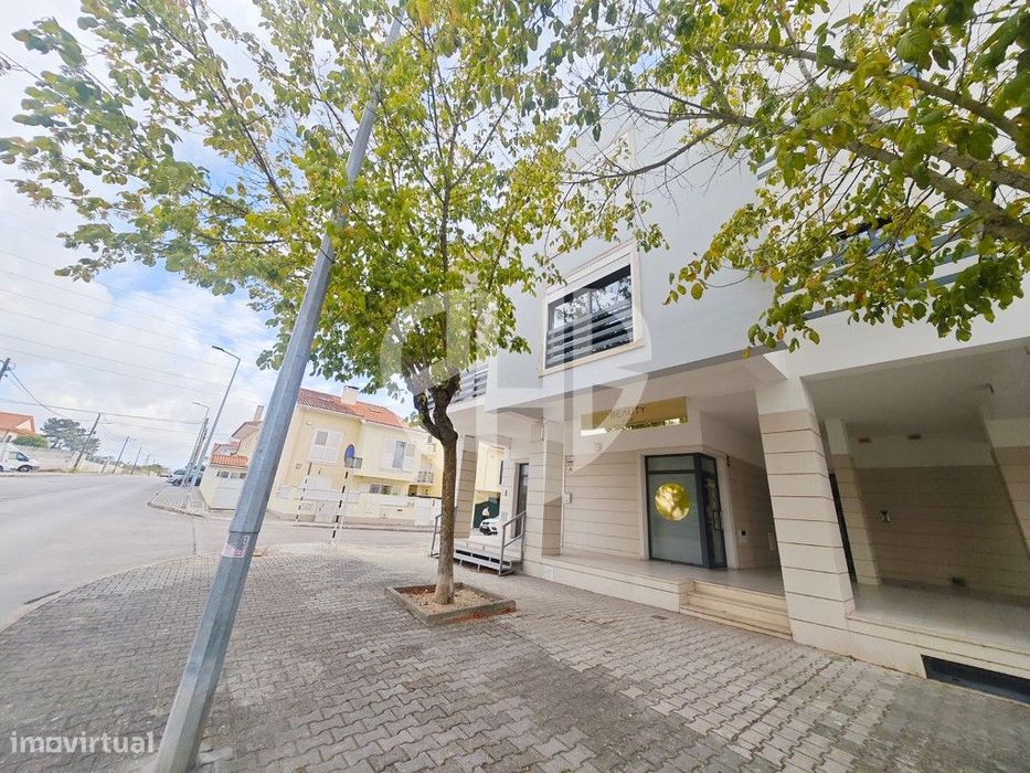 Apartamento T3 para Arrendamento em Fernão Ferro | Avenida dos Redo...