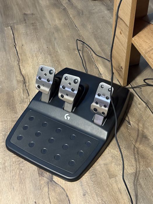Руль Logitech G923
