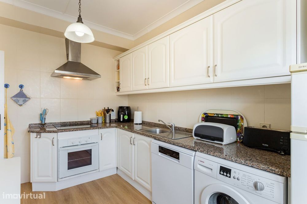 Apartamento T1+1 a pé da praia da Galé
