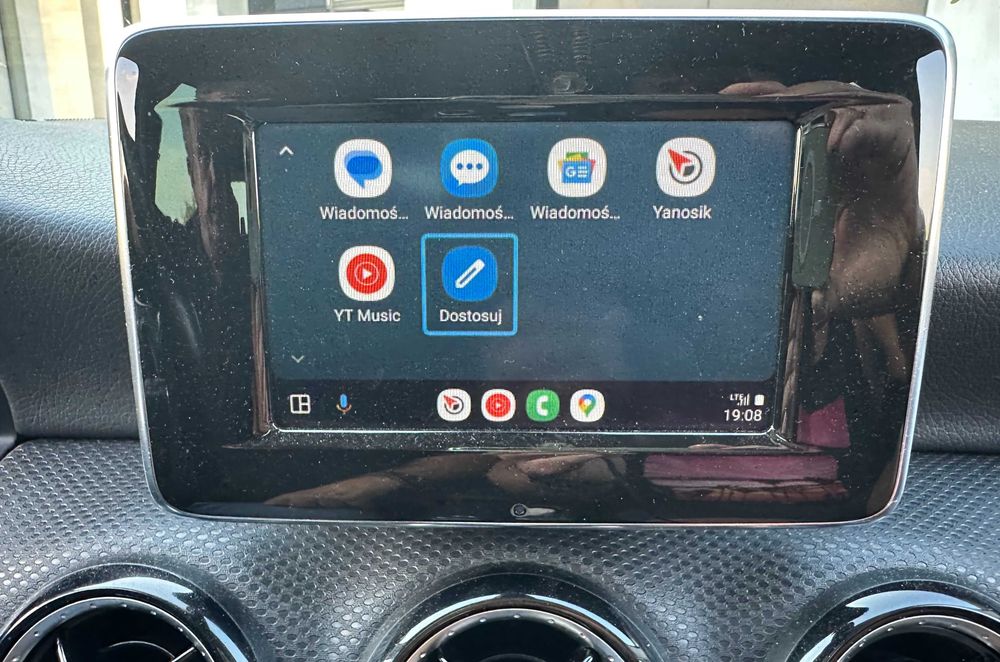 Mercedes B CLA GLA Becker box Carplay Android Audo Youtube Google Mapa