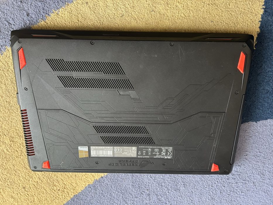 Ноутбук Asus Rog Strix Nvid-1050 SSD256 RAM16