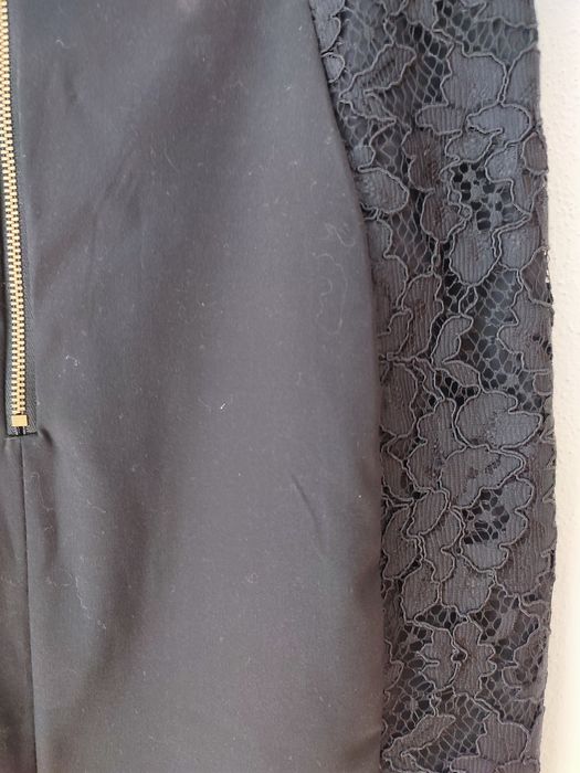 Saia nunca usada preta justa H&M com renda