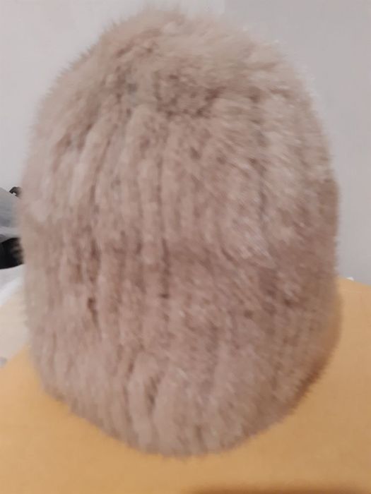 Продам шапку  женскую.