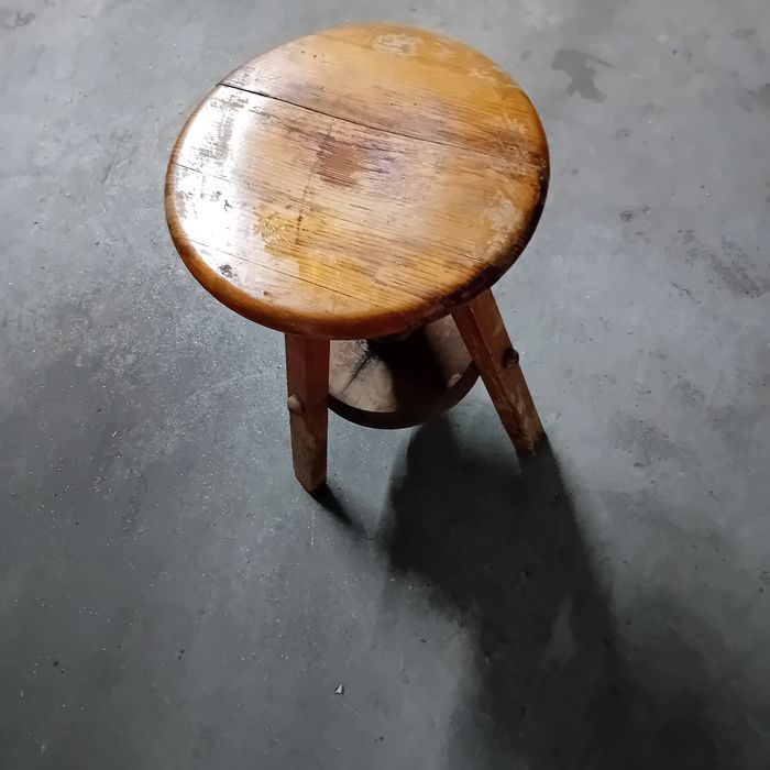 Banco de madeira antigo