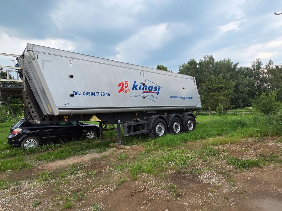 Schmitz Cargobull 39 m  Schmitz 39 m wibrator 2 osie podnoszone