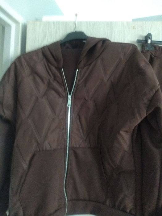 Nowy czekoladowy komplet dresowy