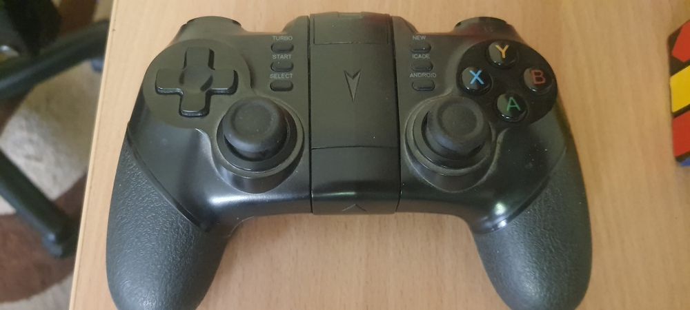 Игровой джойстик для телефона