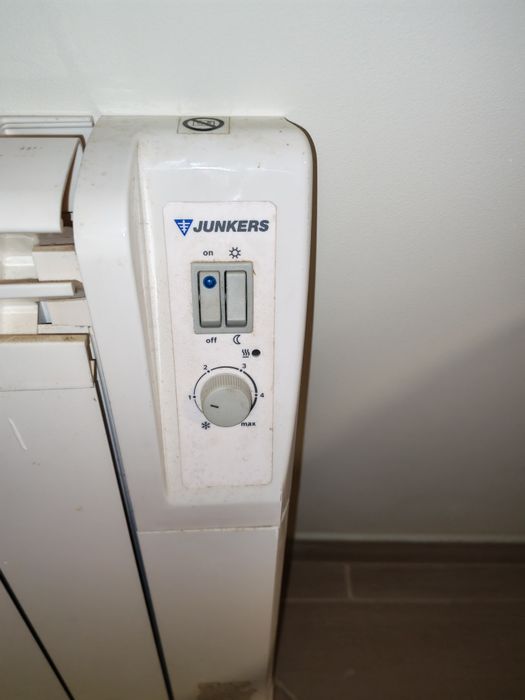 Radiador de parede 1250W junkers