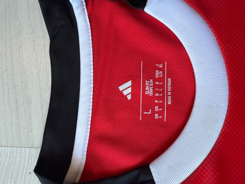 Camisolas SL Benfica 2025/2026 Principal e Alternativa. Rios/Ivanovic