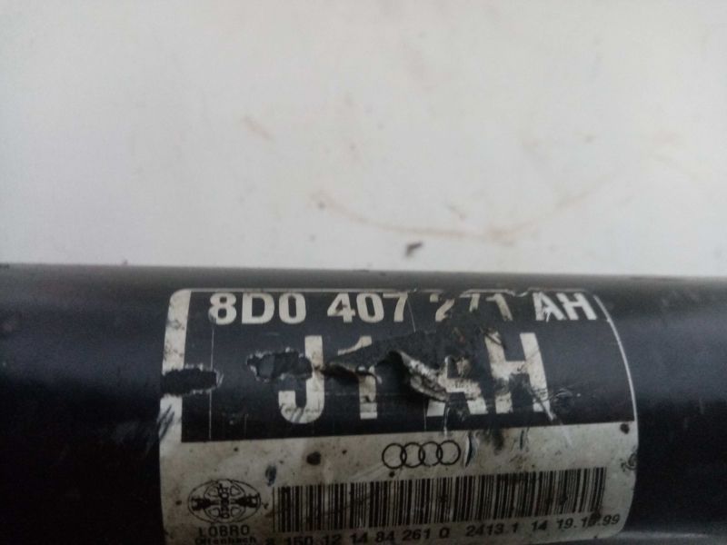 Transmissão frente esquerda AUDI A4 Avant (8E5, B6)