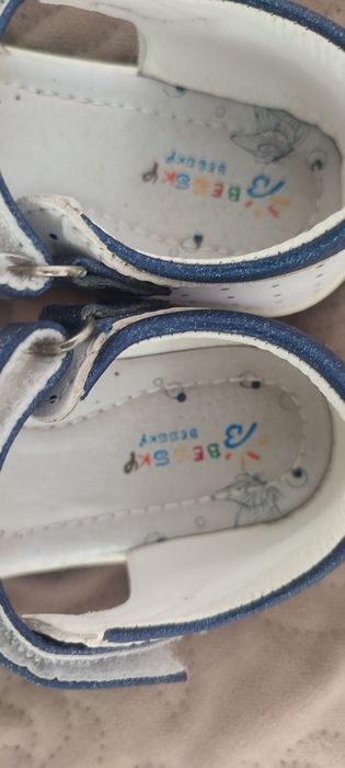 Босоніжки для дівчинки 6-7 років, розмір 28, устілка 17,5 см.