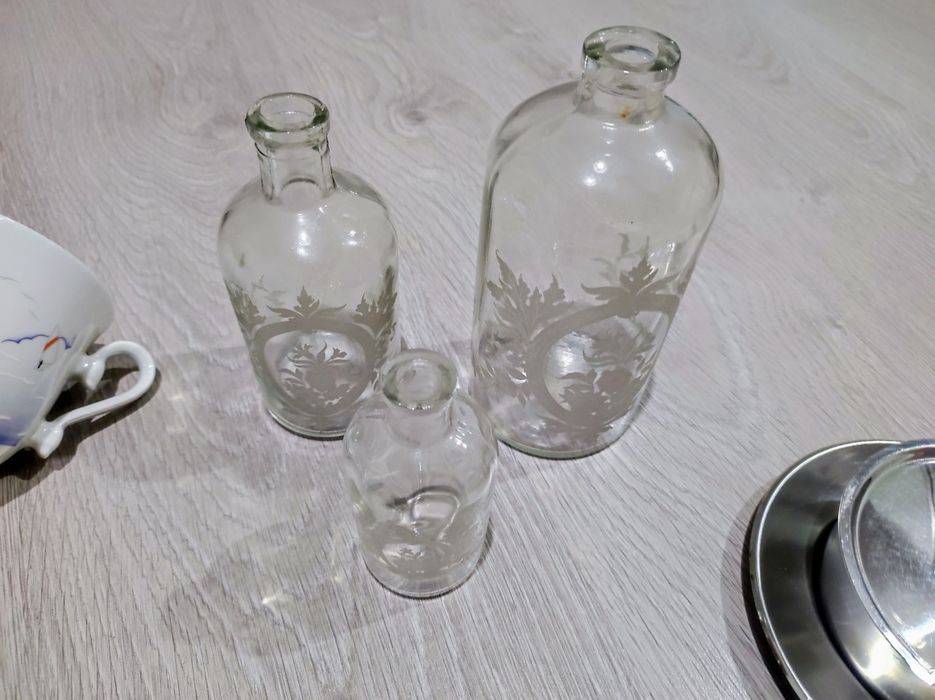 3 Glass Jars442324076829747201