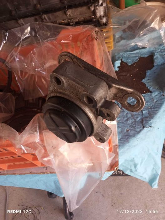 Vendo peças Ford Mondeo 2.0 130cv ano 2004