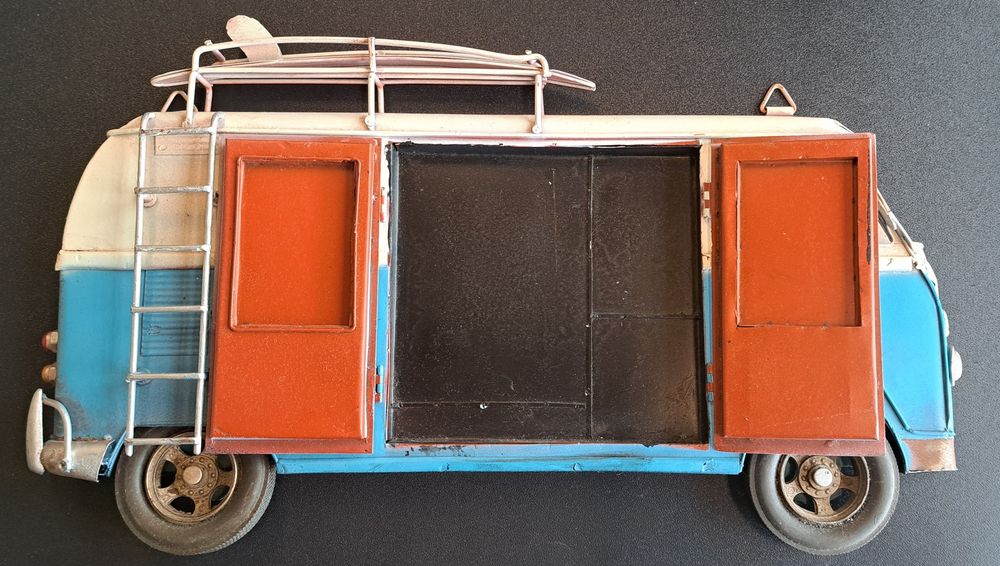 VW Pão de Forma em metal decoração parede 44x25cm