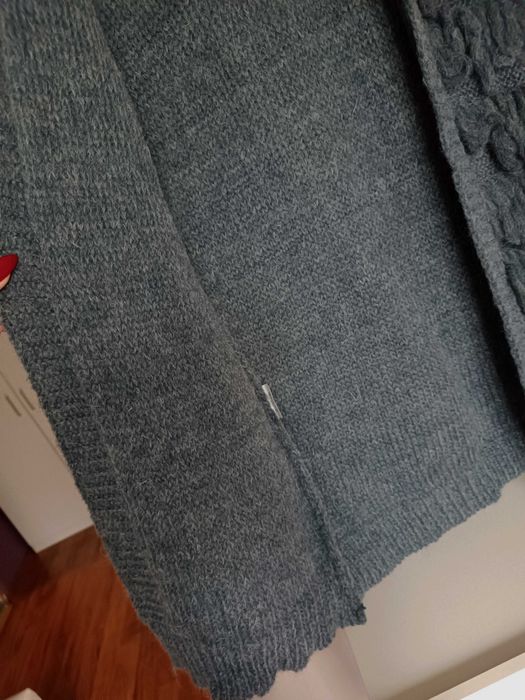 Nowy kardigan włochacz frędzle grafit mop