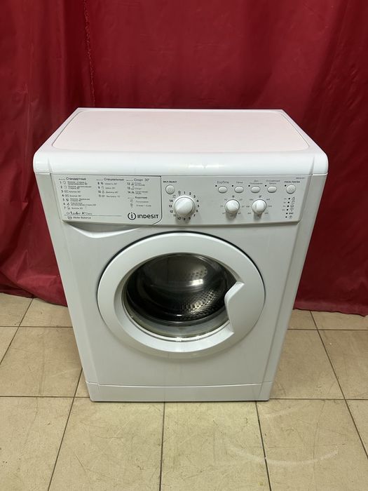 Стиральная машина Indesit IWSC 61051