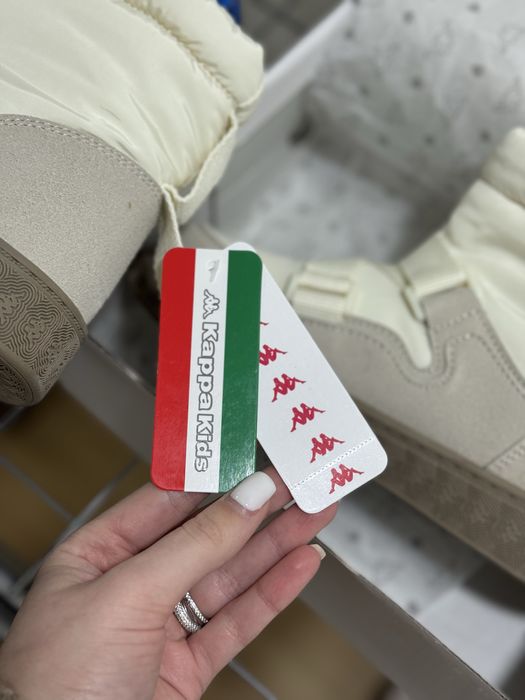 Зимове жіноче взуття, зимове дитяче взуття, дутики, угги