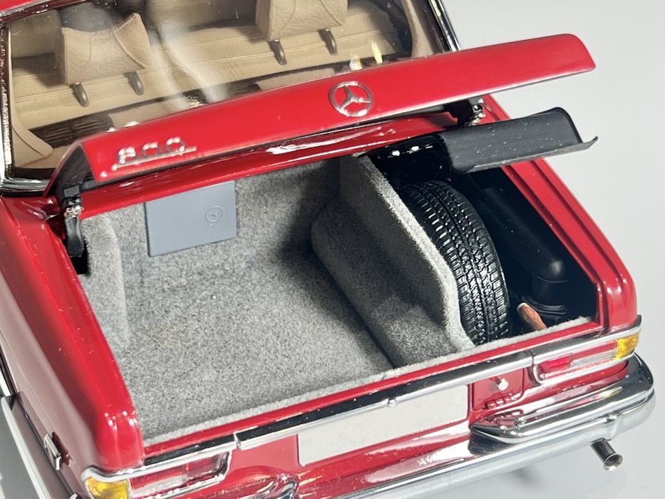 Mercedes Pullman W100 CMC 1/18