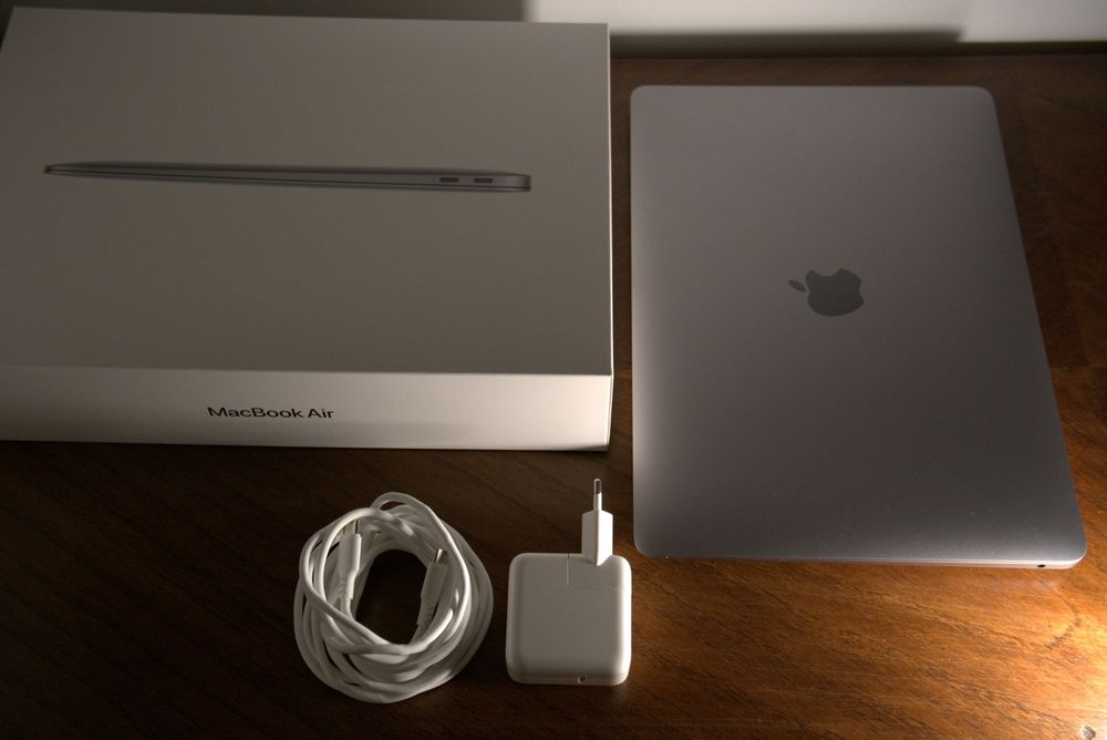 MacBook Air M1 - 8GB RAM | 512GB SSD