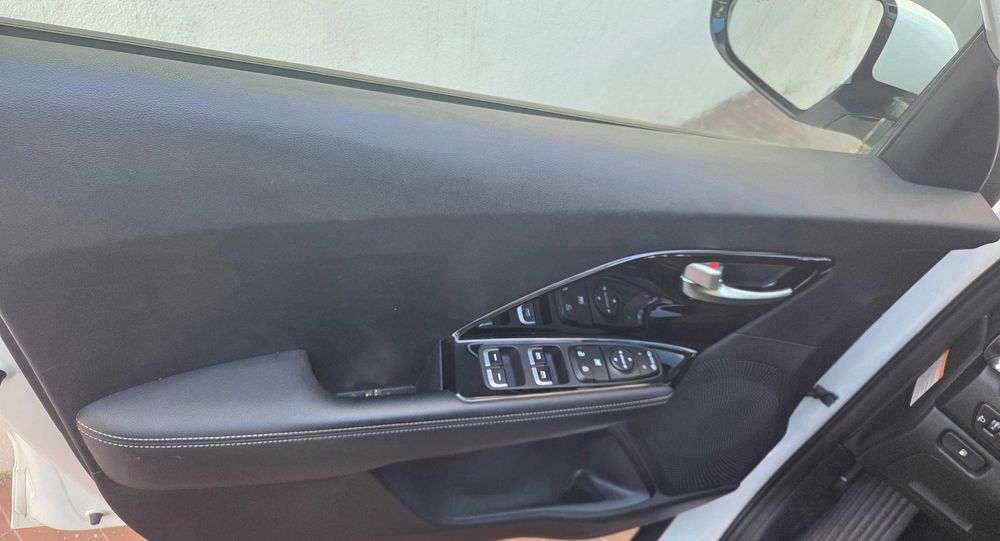Kia niro tech hybrid