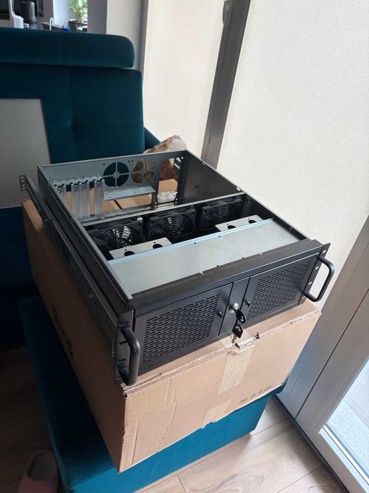 Obudowa Komputerowa ATX SERWEROWA 520/12 19"/4U Rack Szyny